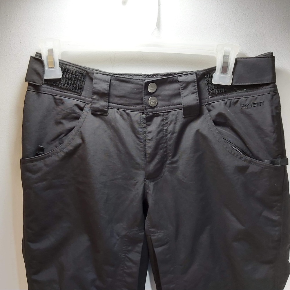 The North Face Hyvent lined ski/snowboard pants.